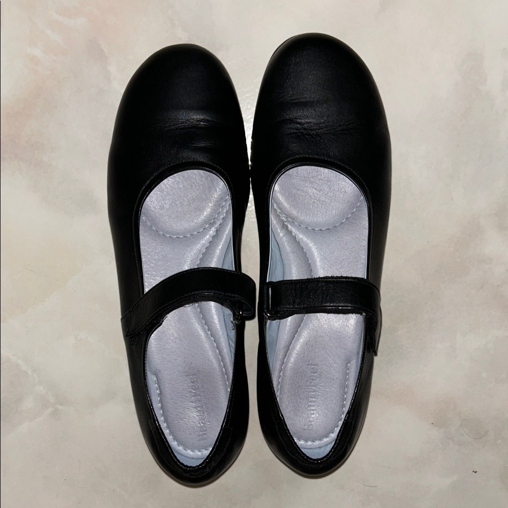 BeautiFeel EUC genuine leather Black Mary Jane latex soled comfort Flats
